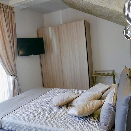 Phoenix Garda Hills Sirmione Eksteriør bilde